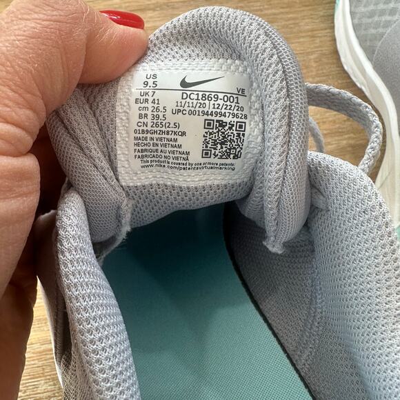 NIB Nike Women's In-Season TR 9 Fitness Shoes with Foam Inner Sole Size 9.5 EU 7 - Picture 8 of 10